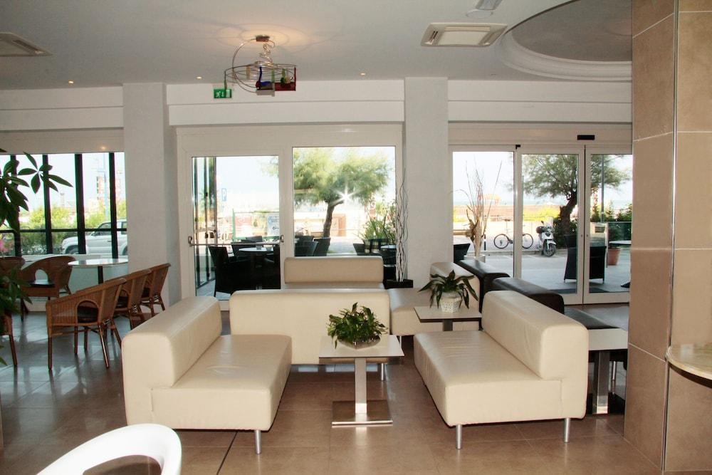 Hotel Bellevue Cattolica Esterno foto
