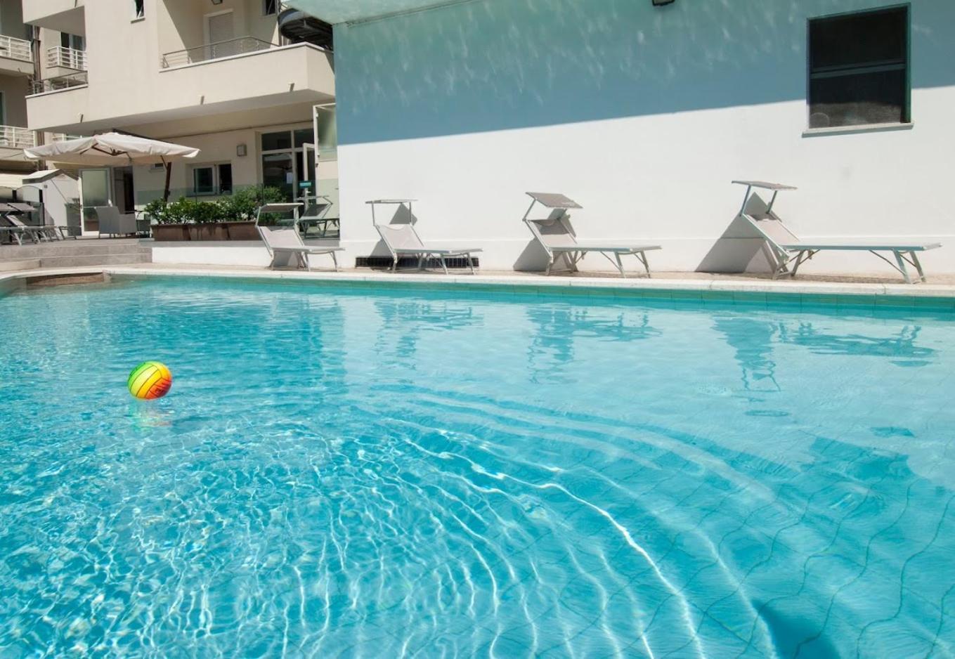 Hotel Bellevue Cattolica Esterno foto