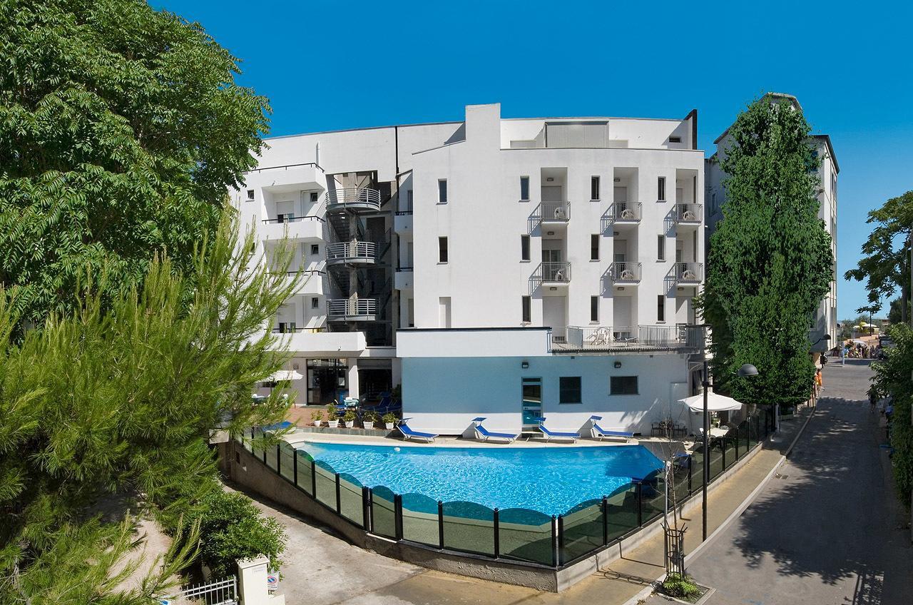 Hotel Bellevue Cattolica Esterno foto