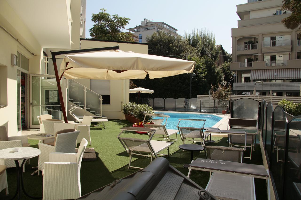 Hotel Bellevue Cattolica Esterno foto